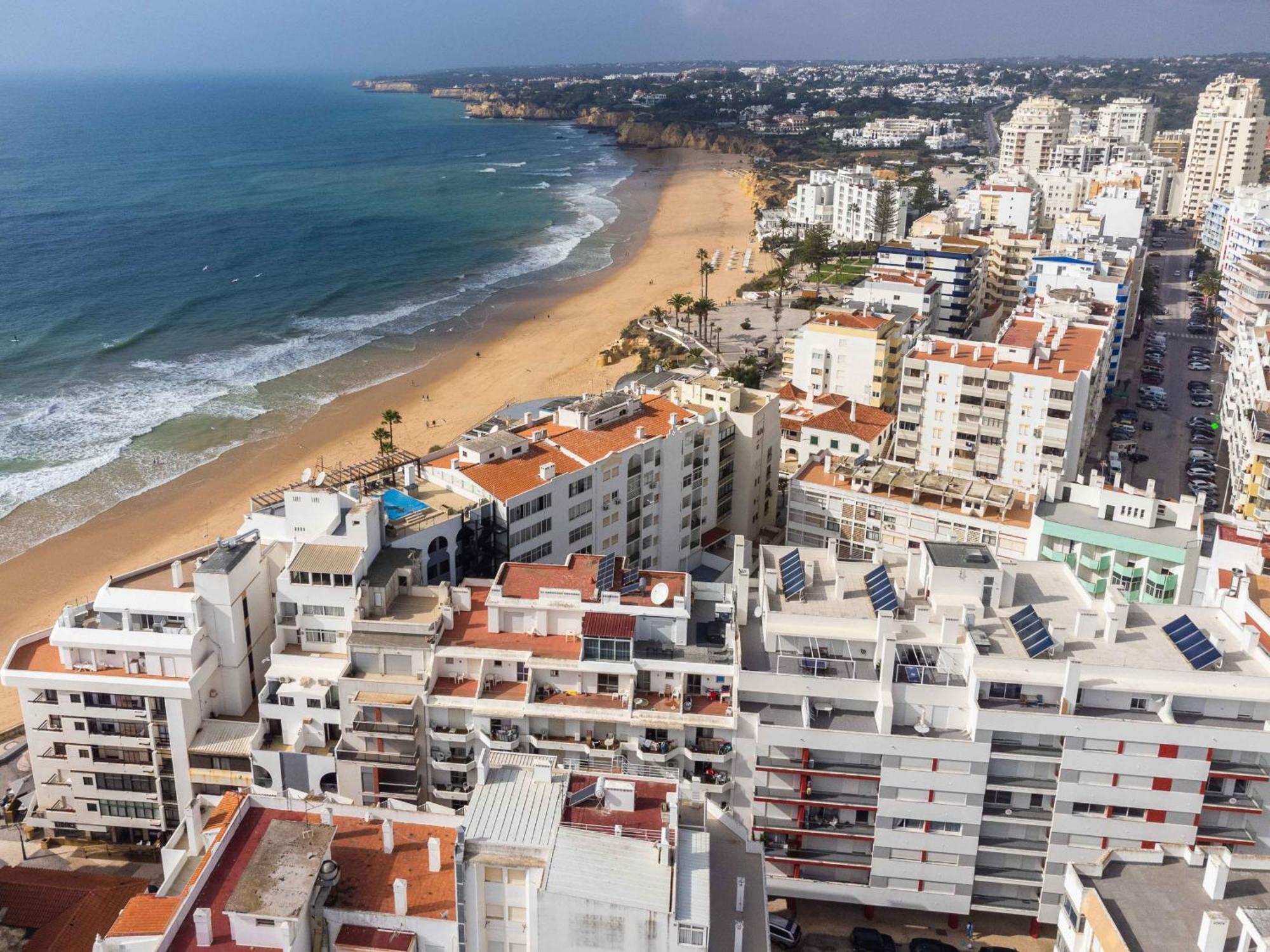 Caravelas 2-Bedroom Apartment With Pool - 50M From The Beach Armacao de Pera Exterior foto
