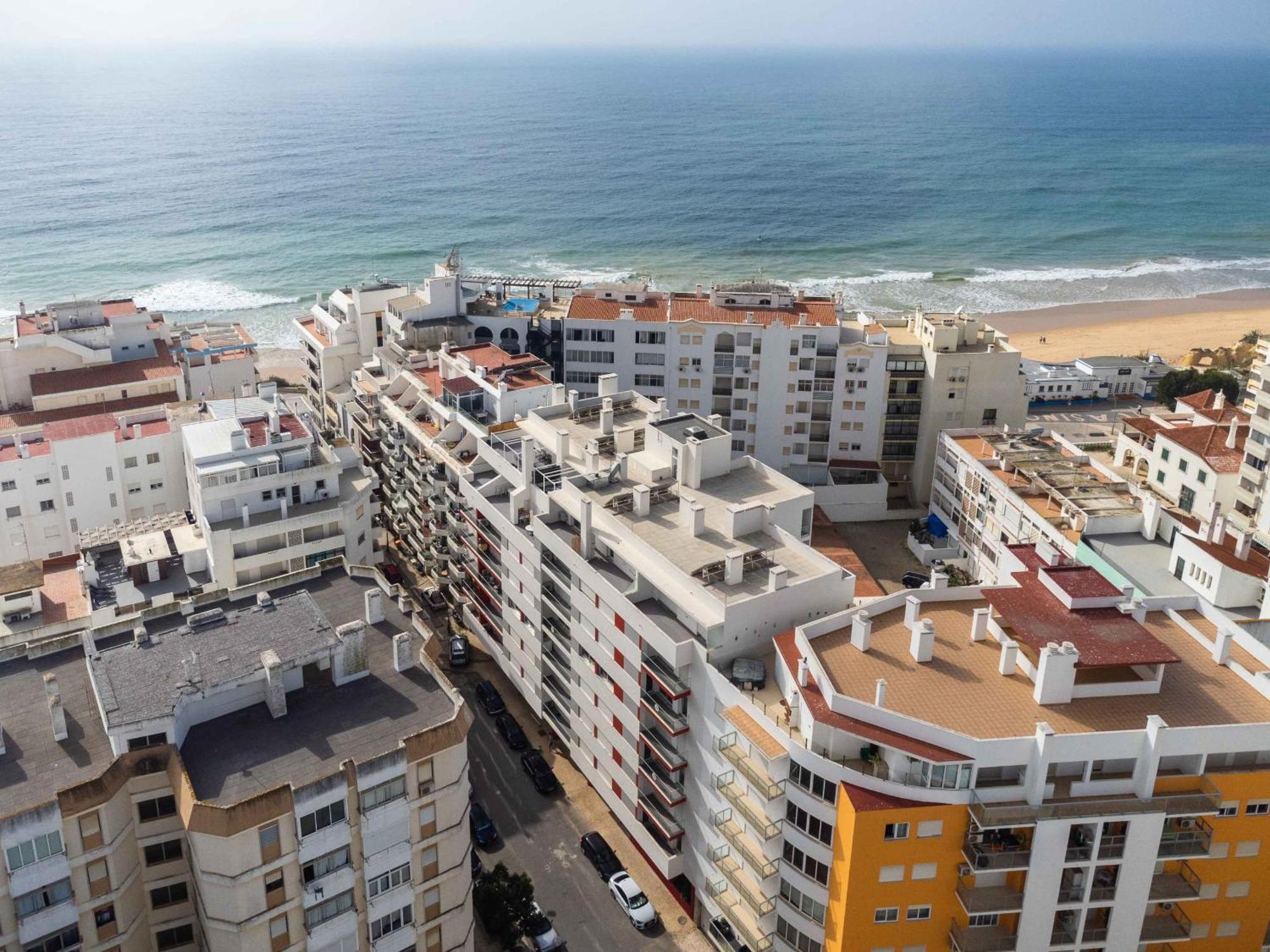 Caravelas 2-Bedroom Apartment With Pool - 50M From The Beach Armacao de Pera Exterior foto